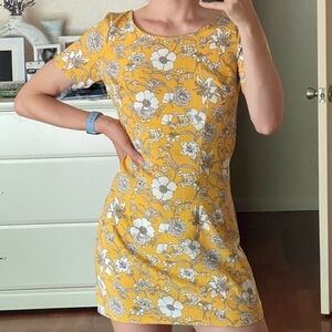 BNWT Hollister Yellow Floral Dress